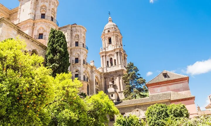 Historic Málaga: A Senior-Friendly Walking Tour