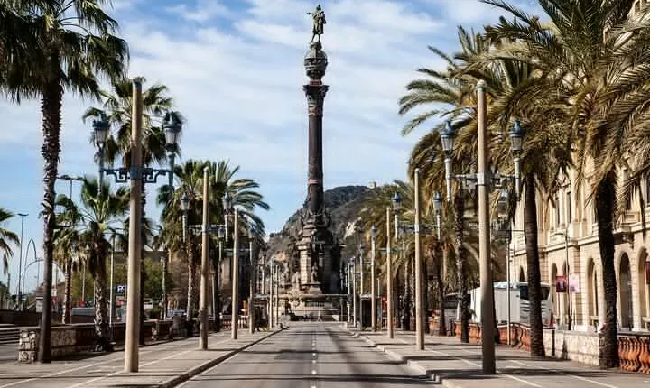 Columbus Monument Access With Barcelona Seaside Guided Tour