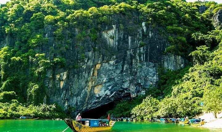  Private Day Trip from Hue to Phong Nha & Paradise Cave