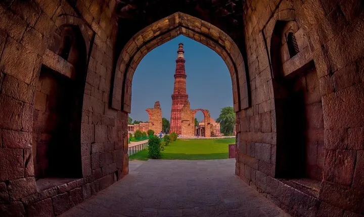 Magic of Taj Mahal and Krishna Golden Triangle with Vrindavan