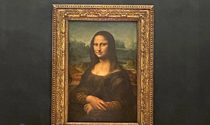 Louvre by Night Guided Experience