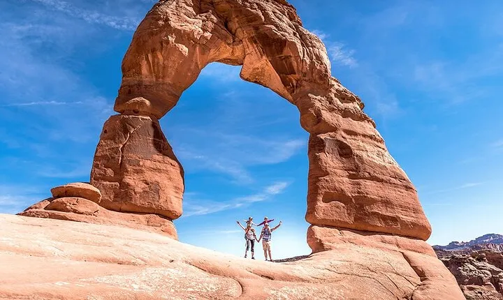 Half Day Arches 4x4 with Delicate Arch Hike