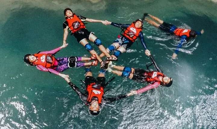 Cebu: Canyoneering + Kawasan Falls Day Tour