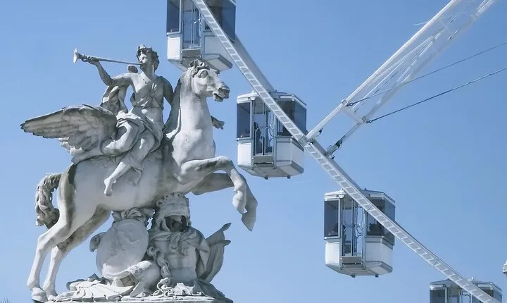 Paris tour, Dinner cruise & Galeries Lafayette with CDG Transfers