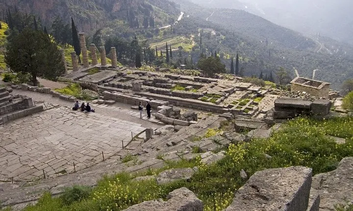 Delphi Private Tour (up to 11 people)