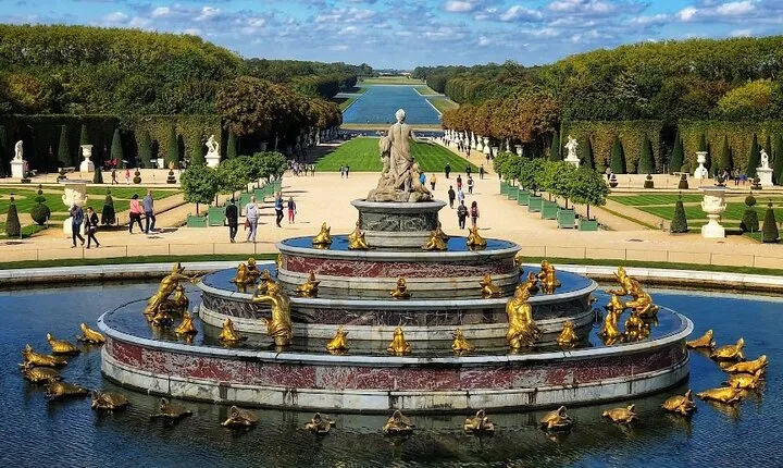 The Palace of Versailles & Gardens: Private Day Trip from Paris