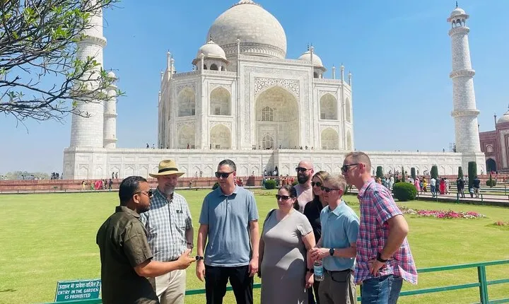 Private Same Day Agra Tour by Luxury Car