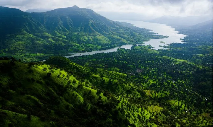 Day Trip to Pawna-Lohagad-Lonavala (Guided Fullday Sightseeing Tour from Mumbai)