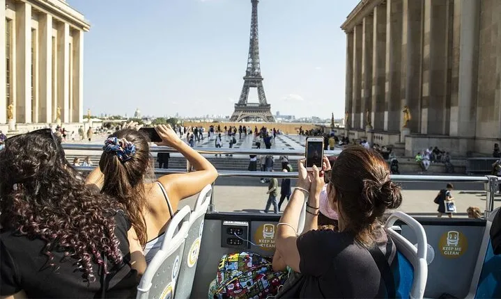 Paris private Open deck bus with cruise and louvre with Pick up