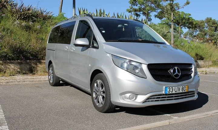 Transfer Tour Lisbon/Algarve with 1 stop of 2 hours in Évora