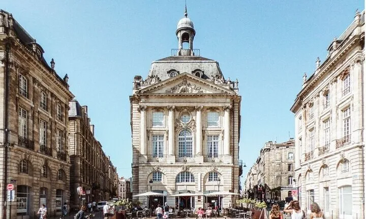 Bordeaux : Private Highlights Bike Tour With A Guide