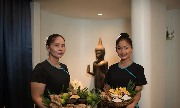 Four Hand Relaxing Oil Massage