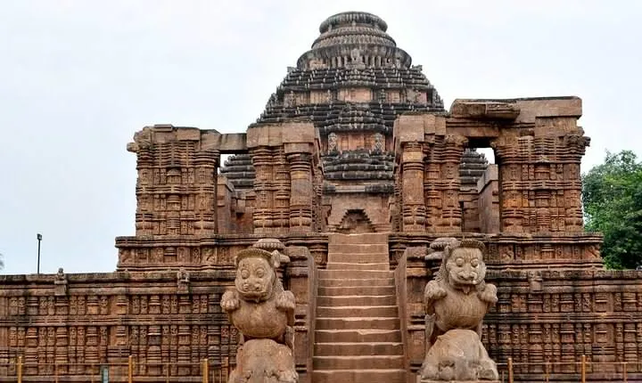 Full Day Private Tour to Konark Temple and Puri from Bhubneswar