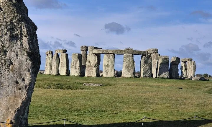 Private Stonehenge, Avebury & Mystical Car Tour + Guide