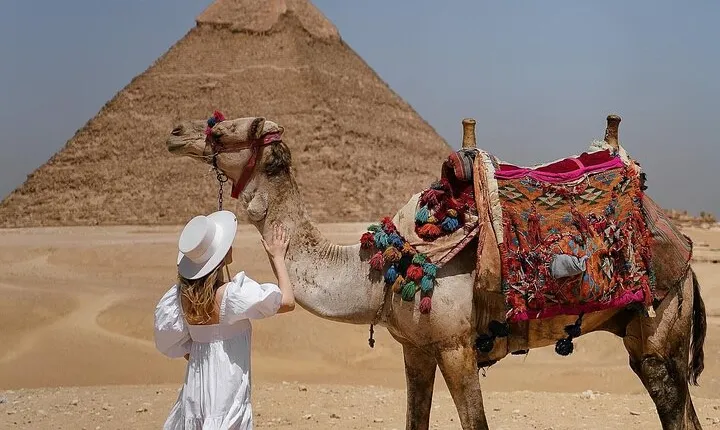 8-hours Giza pyramids,Sphinx ,Sakkara step pyramid and Memphis old city