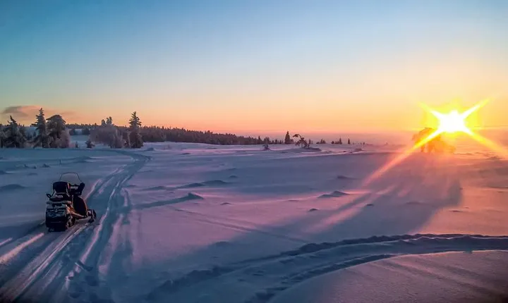 Snowmobile Safari in the Nature - Morning start