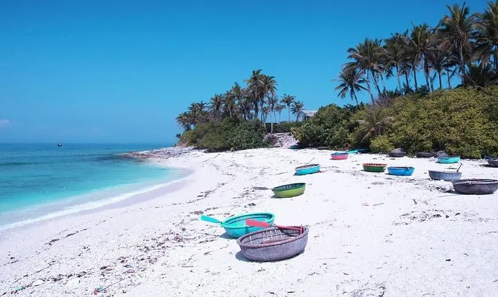 4-day Ho Chi Minh Cu Chi Tunnels Vung Tau Beach