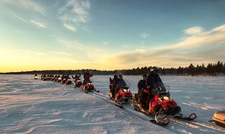 Snowmobile Safari 2h