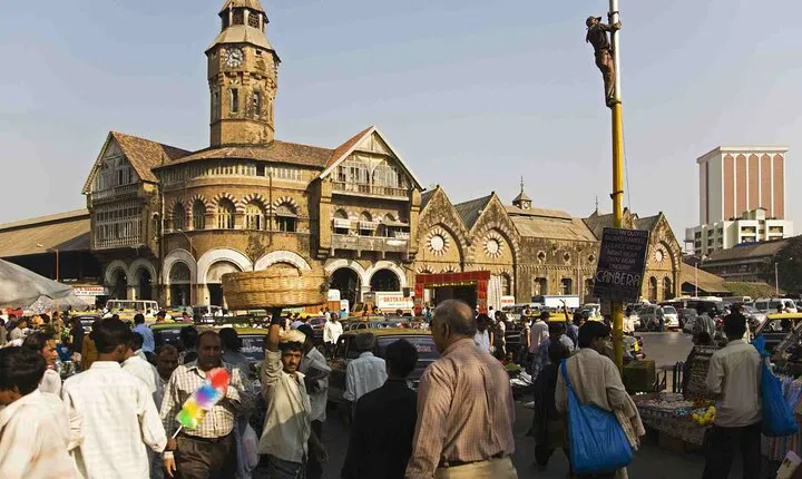 Private Local Market Tour and Local Street Food Tour in Mumbai