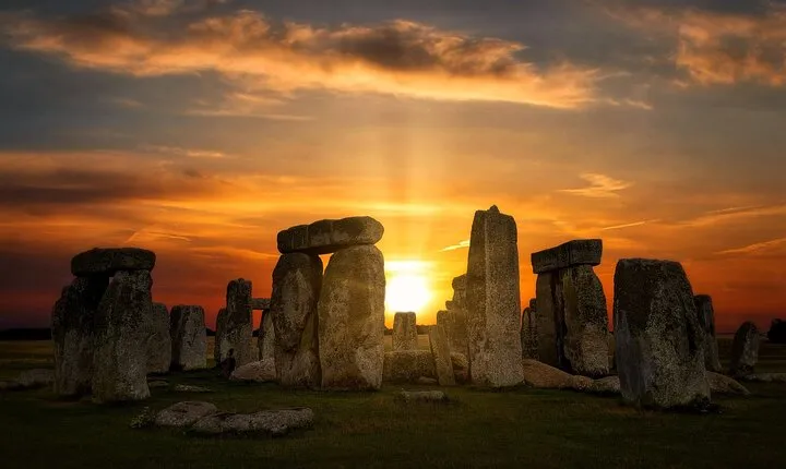 Mystical Stonehenge Day Tour from London