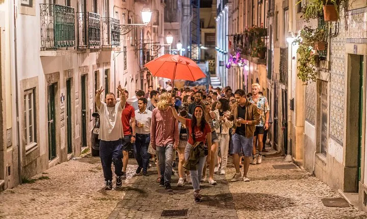 Lisbon Wild Pub Crawl