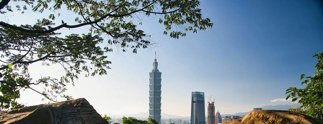 8-hour Customized Taipei City Exploration with Private Car