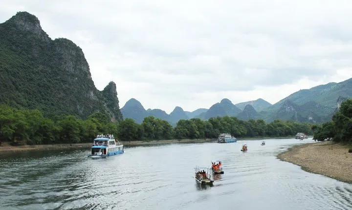 Private Guilin Tour of Li River Cruise and Yangshuo Sightseeing