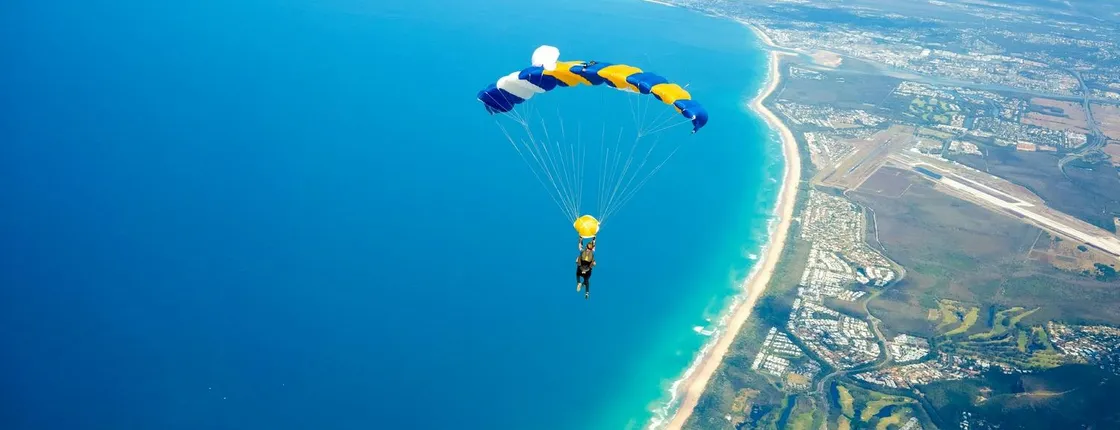 10,000 Ft Skydiving in Noosa Available in the Weekend