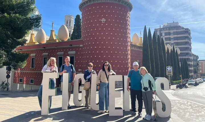 Girona & Dali Museum Small Group Tour with Pick-up from Barcelona