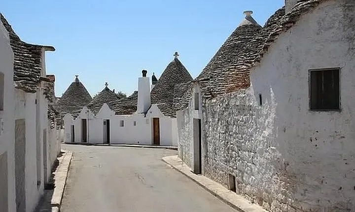 The Best of Alberobello Walking Tour and Rosolio Tasting