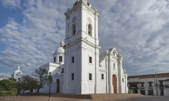 Private transfer from Cartagena to Santa Marta or viceversa
