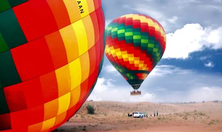 Sunrise Hot Air Balloon Ride in Dubai with Breakfast, Camel ride, and More