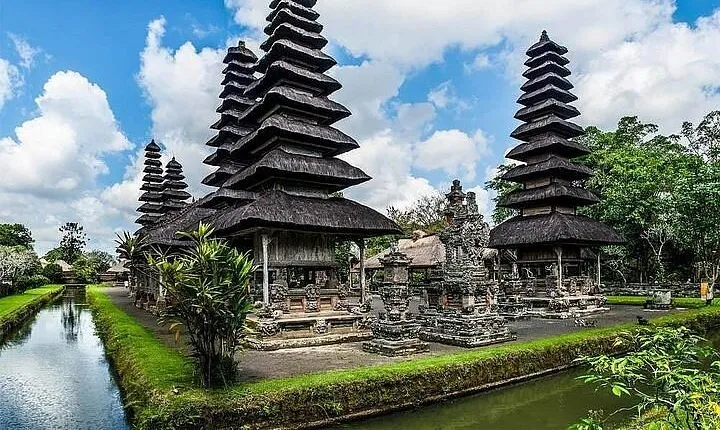 Bedugul Ulun Danu Beratan Temple, Jatiluwih and Tanah Lot Temple