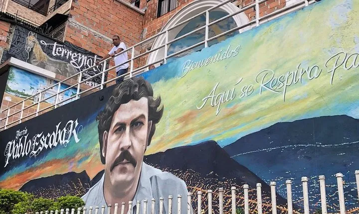 Pablo Escobar and Commune Tour 13 Group