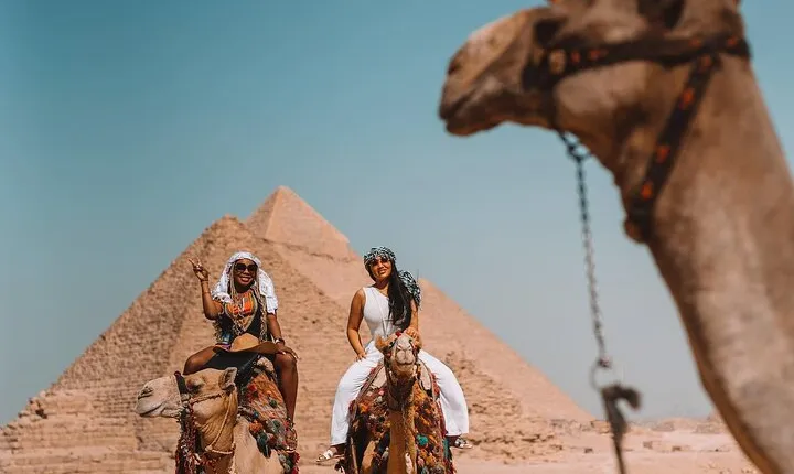 8-Hour Private Tour Giza Pyramids ,Sphinx, Cairo Museum ,Camel Ride & Lunch