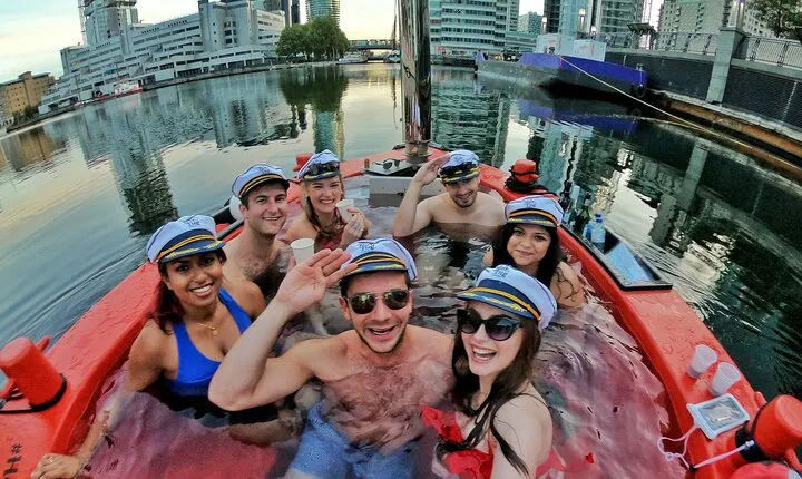 Hot Tub Boat Tour in London - London's most unique tour