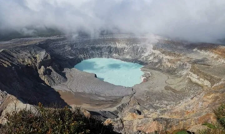 Poás Volcano, Coffee Plantation and La Paz Waterfall Gardens Tour