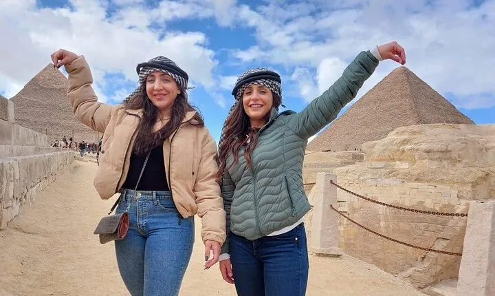 Private tour Giza pyramids ,Sphinx ,lunch & Dinner Nile Cruise with Belly Dancer