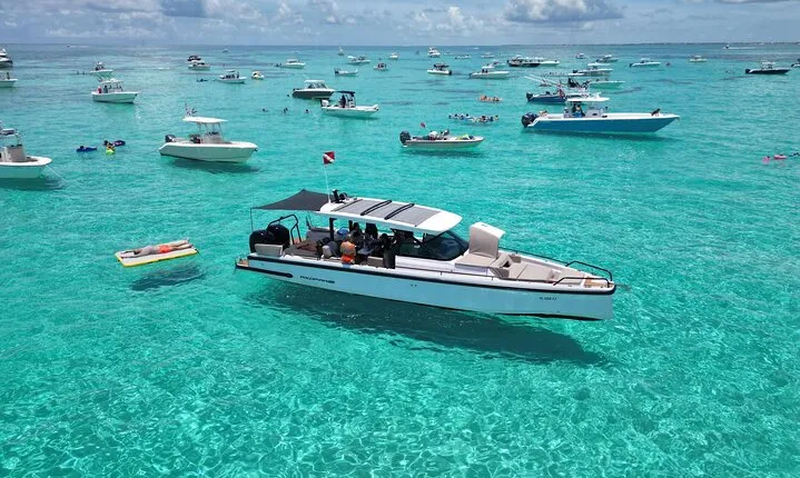Miami Bay Discovery Private Yacht Cruise with Captain