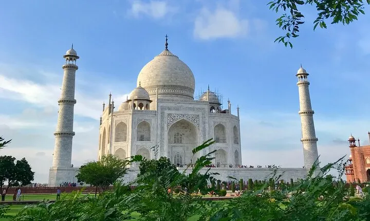 Day Trip to Taj Mahal at Sunrise from Delhi & Breakfast in Oberoi Amar Vilas