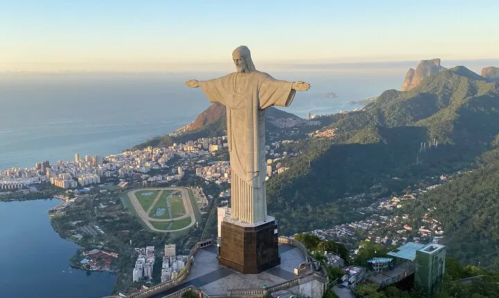Private Helicopter Flight Tour: Rio de Janeiro Landmarks