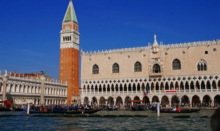 Public Tour: Powerful Venice
