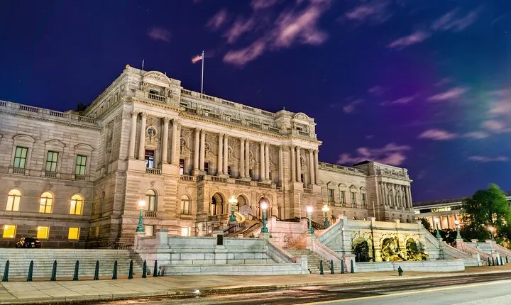 Dark History: Scandals of Capitol Hill Evening Walking Tour