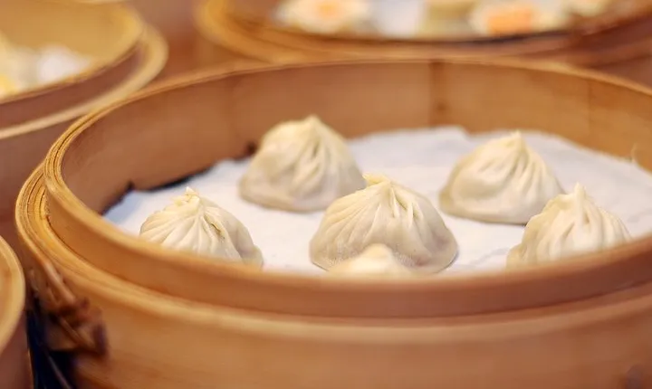 Din Tai Fung Dinner and VIP Class River Cruise Experience in Shanghai