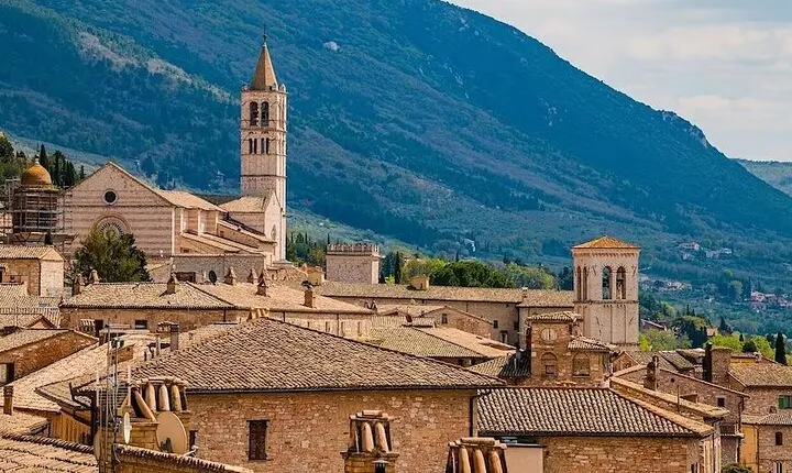 From Florence to Arezzo and Cortona Private Tour by Minivan