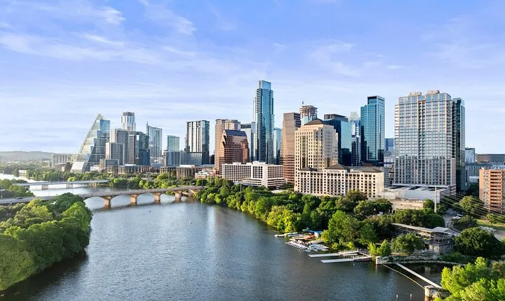 Guided Downtown Skyline Kayak Tour in Austin