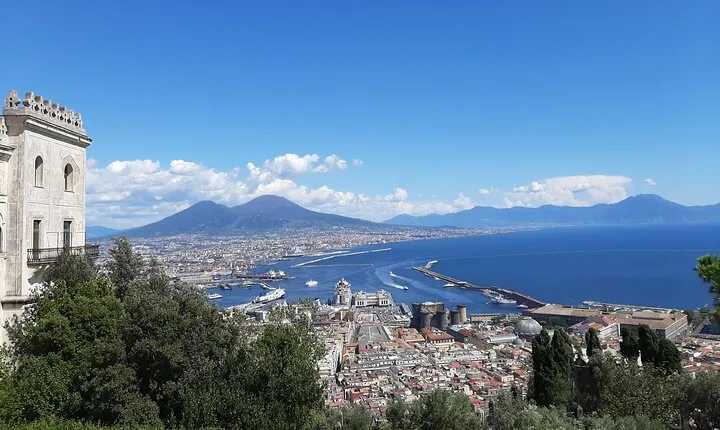 Private Guided Tour from San Martino alla Pignasecca to Naples