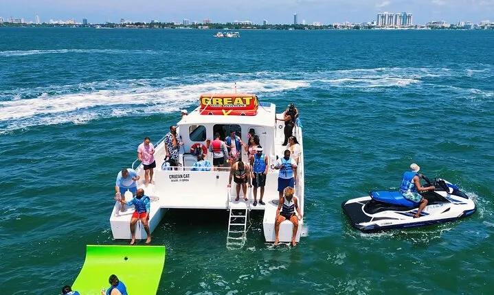 3 Hour Party Boat Jet ski Banana Tube and open bar in Miami 