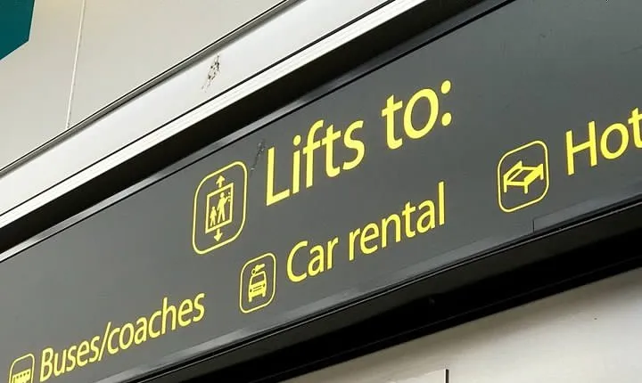 Gatwick Airport Private Transfers to/from London (Postcode SW5 to SW11)