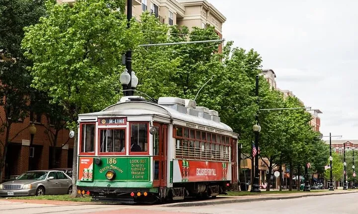 Uptown Eats! Trolley Tour with Food Tours of America
